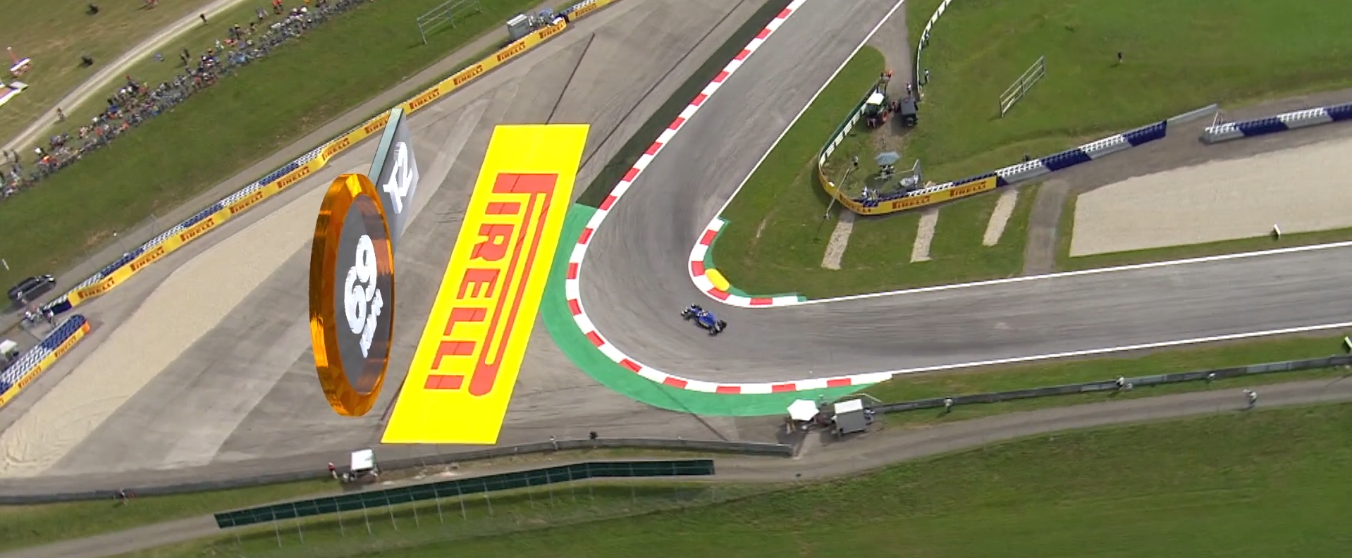 Driving Techniques – track-day photography article hero image